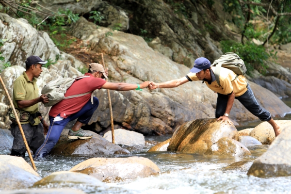 beyond boundaries team building program - BB Adventure Camp